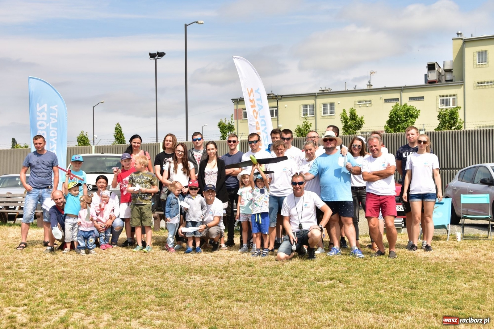 Zdjęcie w galerii na portalu naszraciborz.pl: Papierowe samoloty wzbiły się do nieba [FOTO] wiadomości z regionu