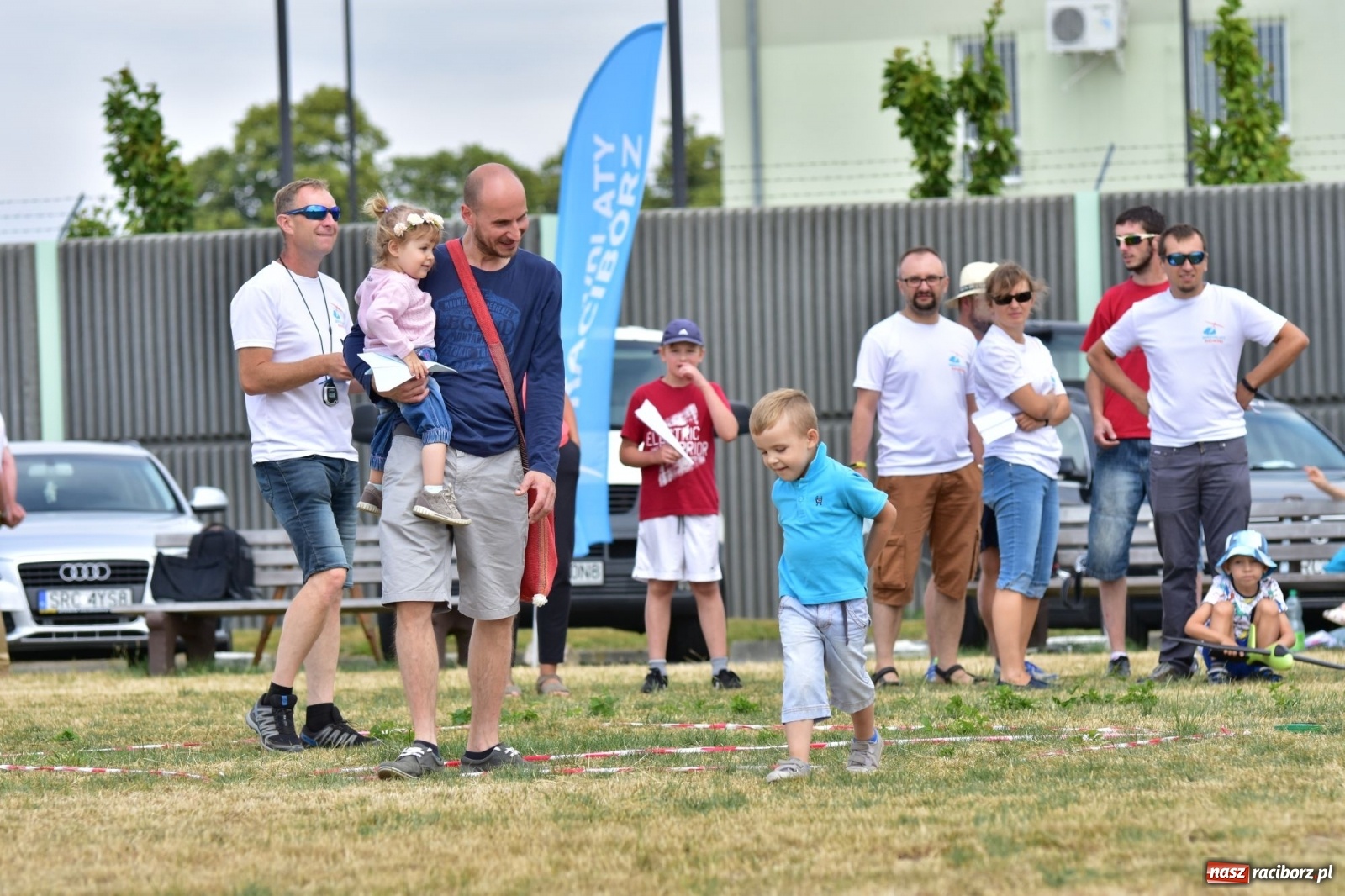 Zdjęcie w galerii na portalu naszraciborz.pl: Papierowe samoloty wzbiły się do nieba [FOTO] wiadomości z regionu