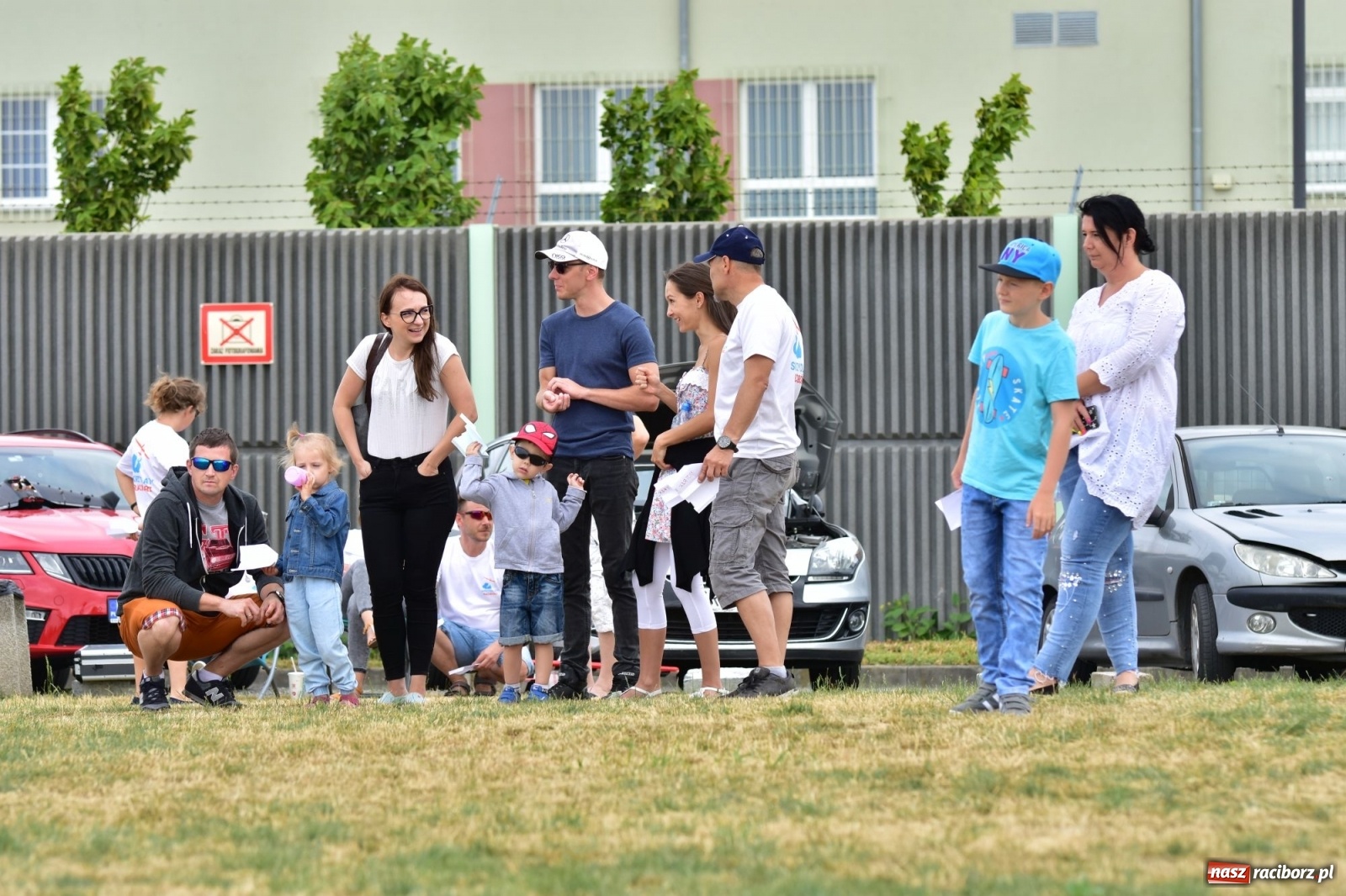 Zdjęcie w galerii na portalu naszraciborz.pl: Papierowe samoloty wzbiły się do nieba [FOTO] wiadomości z regionu