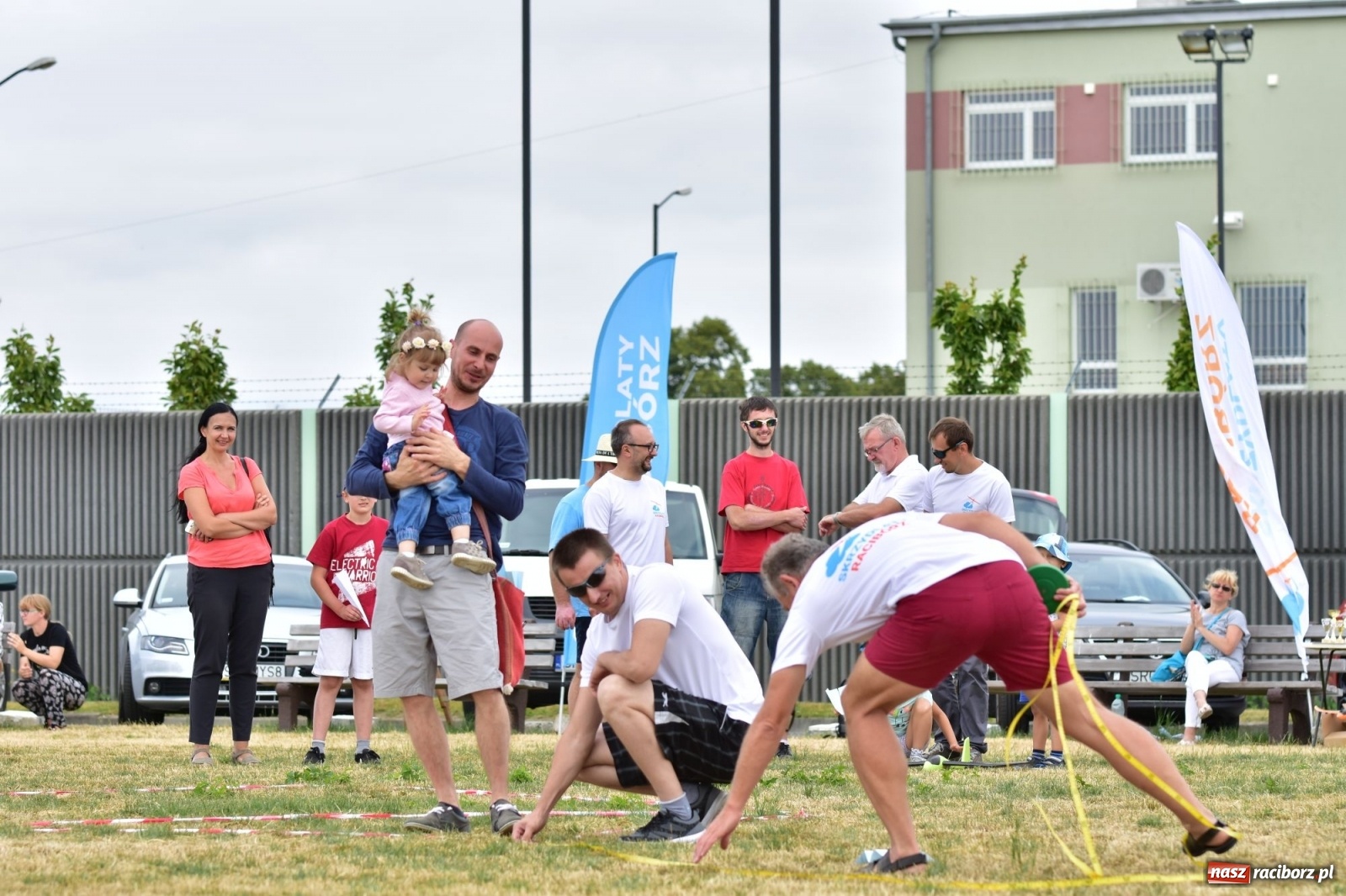 Zdjęcie w galerii na portalu naszraciborz.pl: Papierowe samoloty wzbiły się do nieba [FOTO] wiadomości z regionu