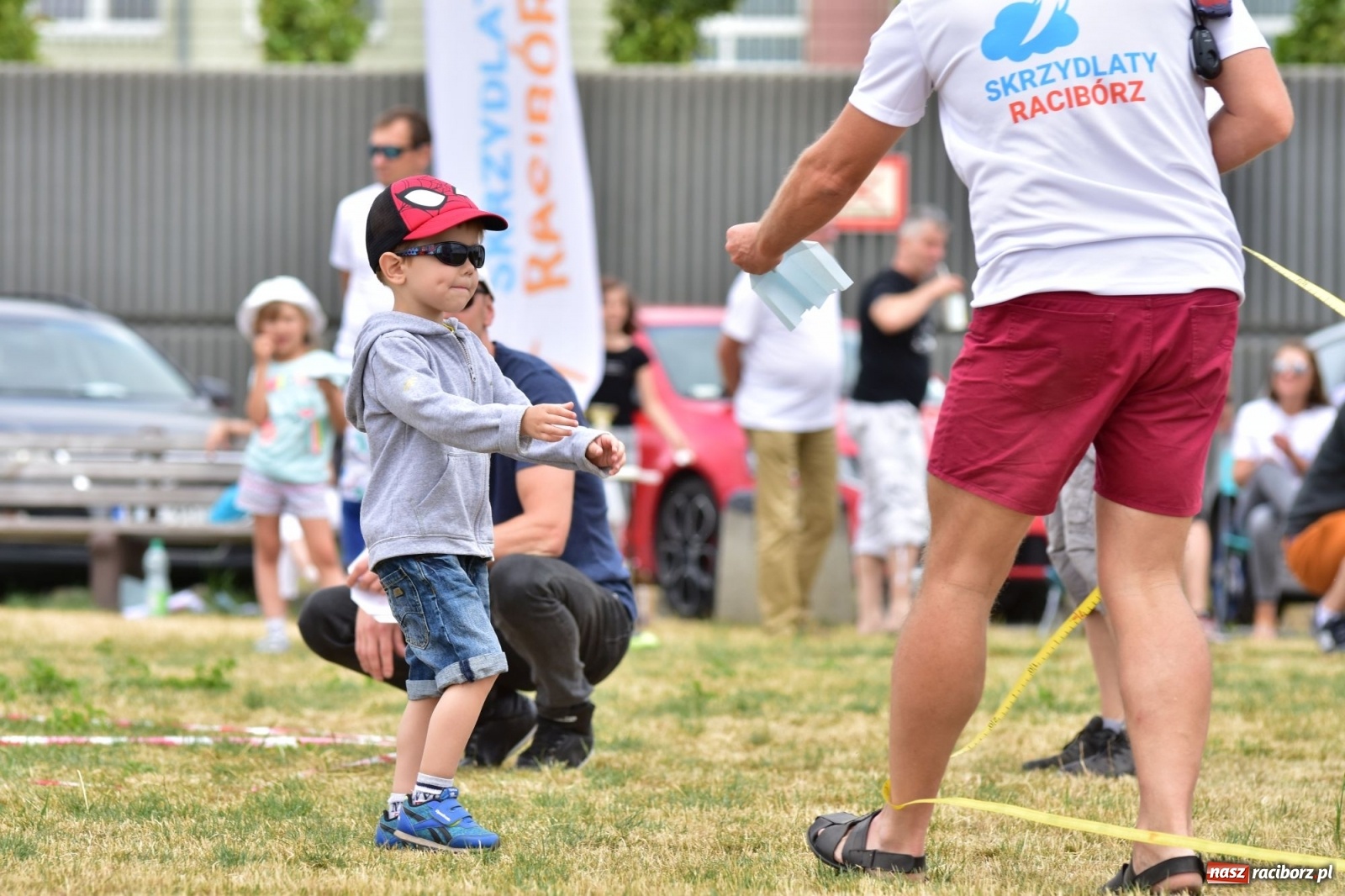 Zdjęcie w galerii na portalu naszraciborz.pl: Papierowe samoloty wzbiły się do nieba [FOTO] wiadomości z regionu