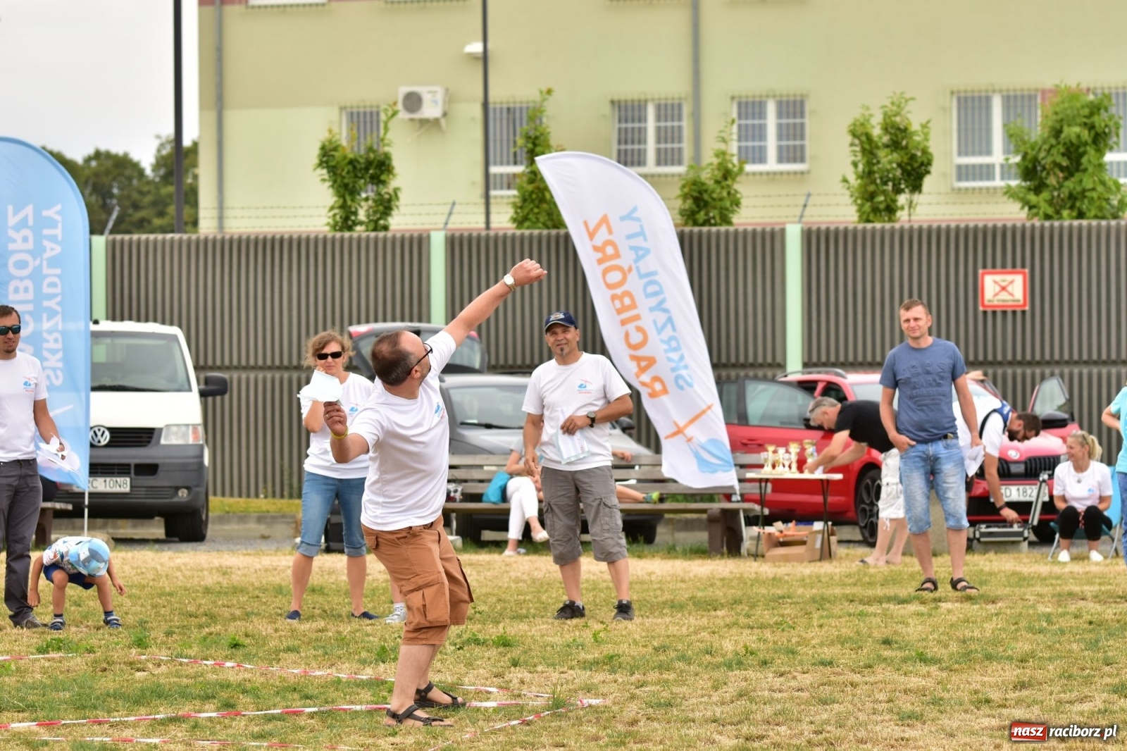Zdjęcie w galerii na portalu naszraciborz.pl: Papierowe samoloty wzbiły się do nieba [FOTO] wiadomości z regionu