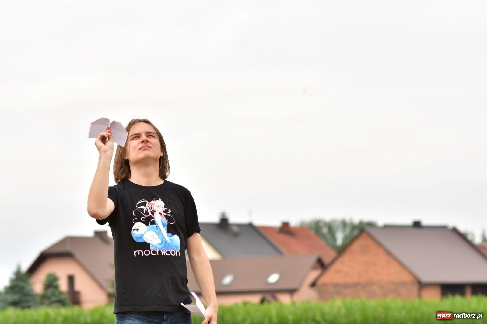 Zdjęcie w galerii na portalu naszraciborz.pl: Papierowe samoloty wzbiły się do nieba [FOTO] wiadomości z regionu