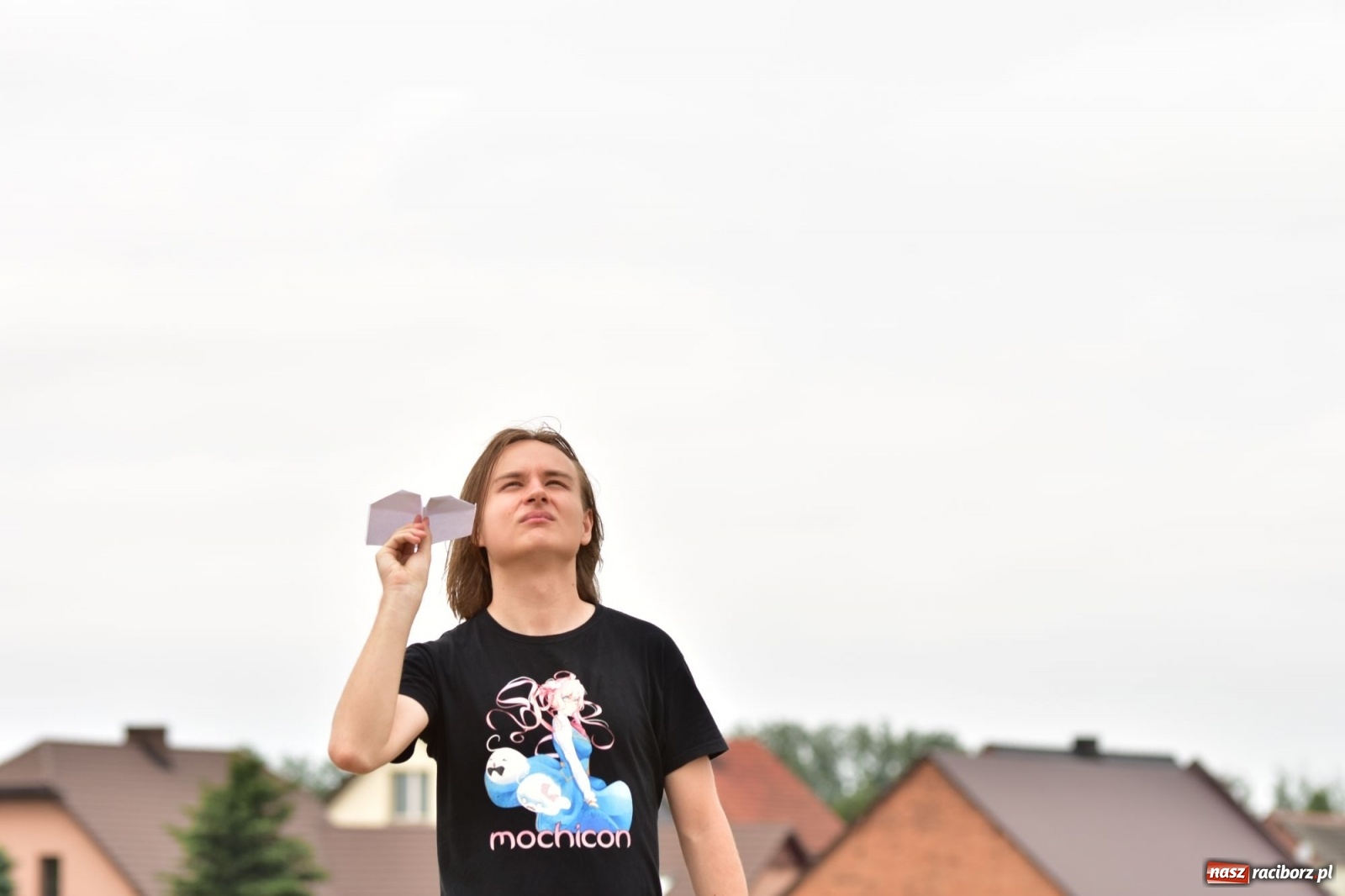 Zdjęcie w galerii na portalu naszraciborz.pl: Papierowe samoloty wzbiły się do nieba [FOTO] wiadomości z regionu