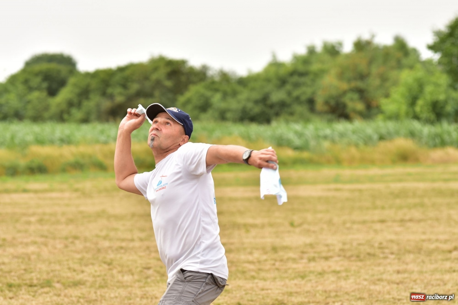 Zdjęcie w galerii na portalu naszraciborz.pl: Papierowe samoloty wzbiły się do nieba [FOTO] wiadomości z regionu