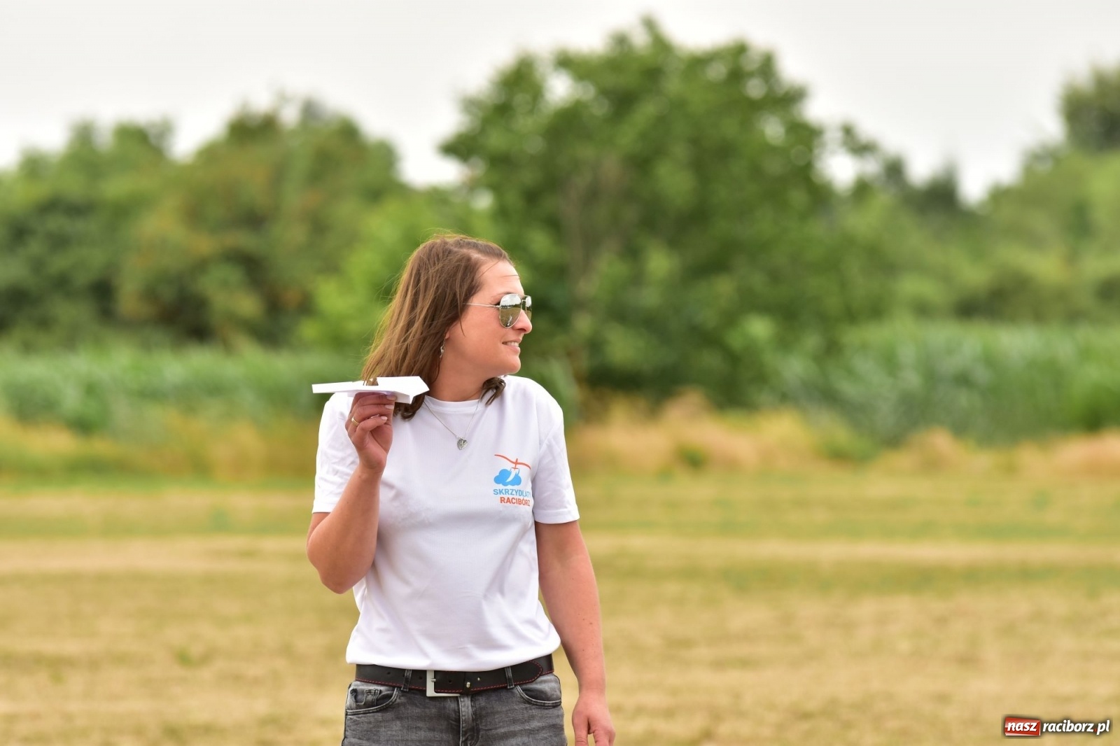 Zdjęcie w galerii na portalu naszraciborz.pl: Papierowe samoloty wzbiły się do nieba [FOTO] wiadomości z regionu