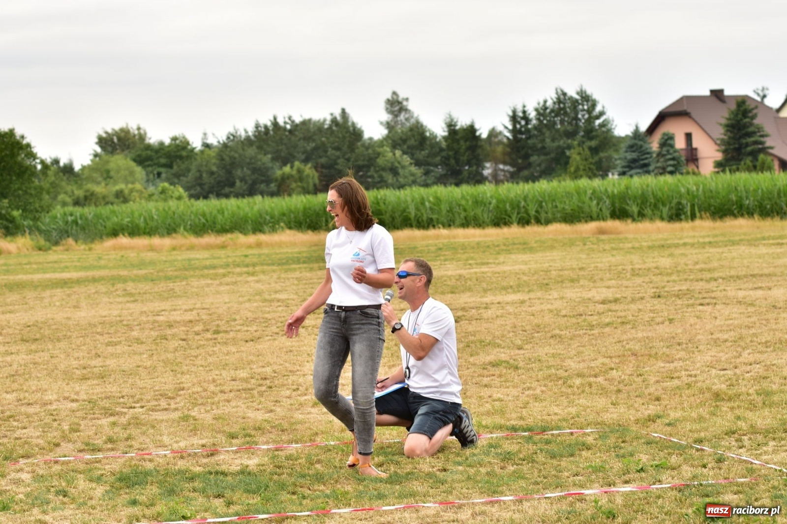 Zdjęcie w galerii na portalu naszraciborz.pl: Papierowe samoloty wzbiły się do nieba [FOTO] wiadomości z regionu