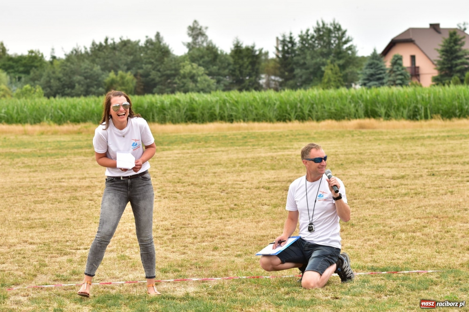 Zdjęcie w galerii na portalu naszraciborz.pl: Papierowe samoloty wzbiły się do nieba [FOTO] wiadomości z regionu
