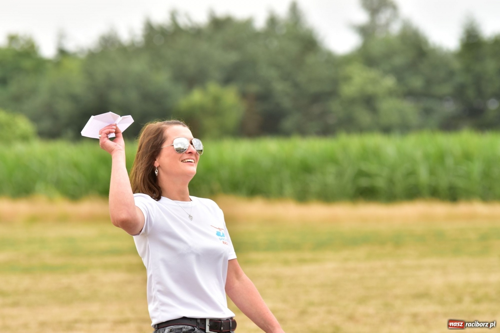 Zdjęcie w galerii na portalu naszraciborz.pl: Papierowe samoloty wzbiły się do nieba [FOTO] wiadomości z regionu