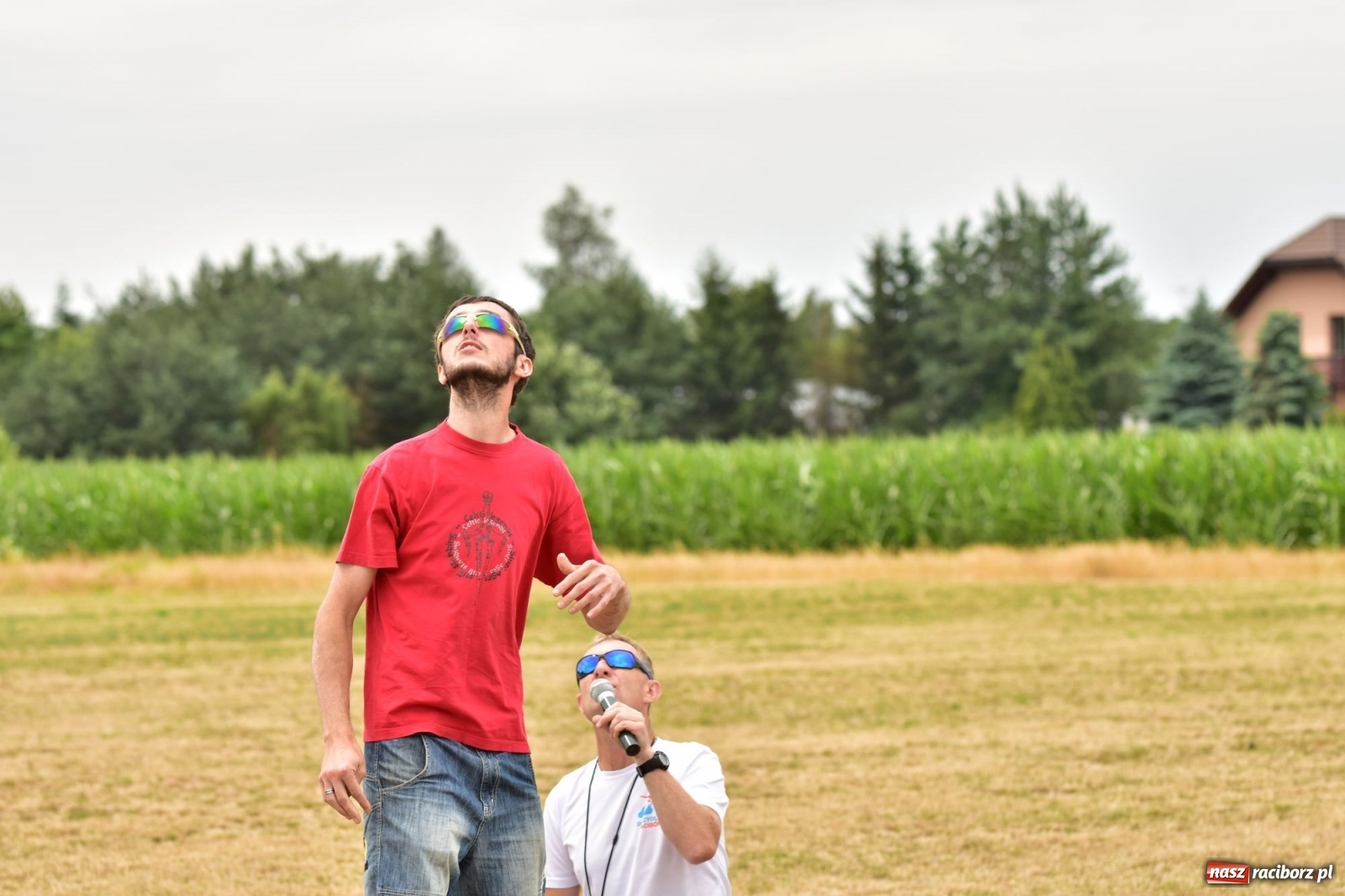 Zdjęcie w galerii na portalu naszraciborz.pl: Papierowe samoloty wzbiły się do nieba [FOTO] wiadomości z regionu
