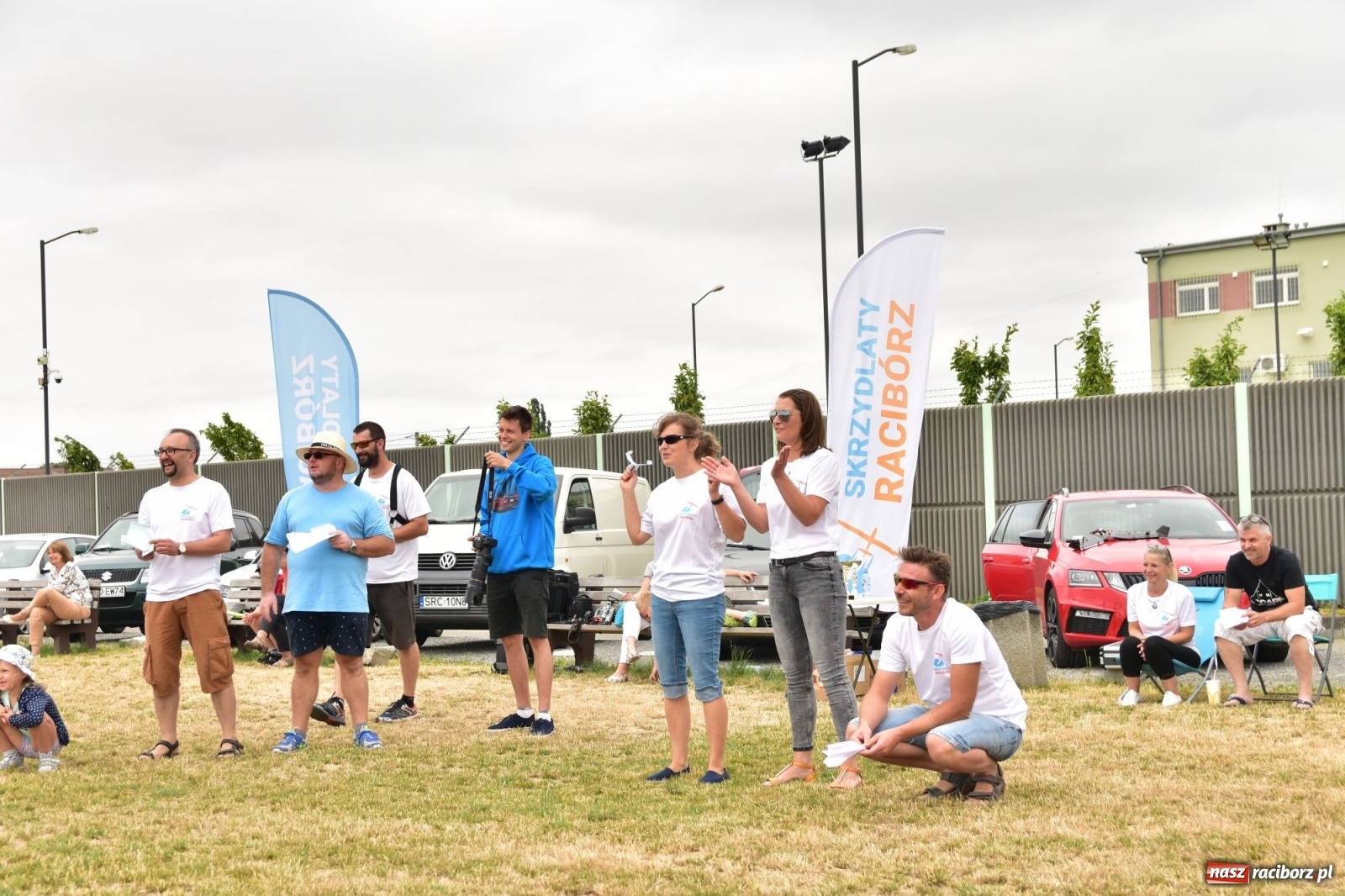 Zdjęcie w galerii na portalu naszraciborz.pl: Papierowe samoloty wzbiły się do nieba [FOTO] wiadomości z regionu