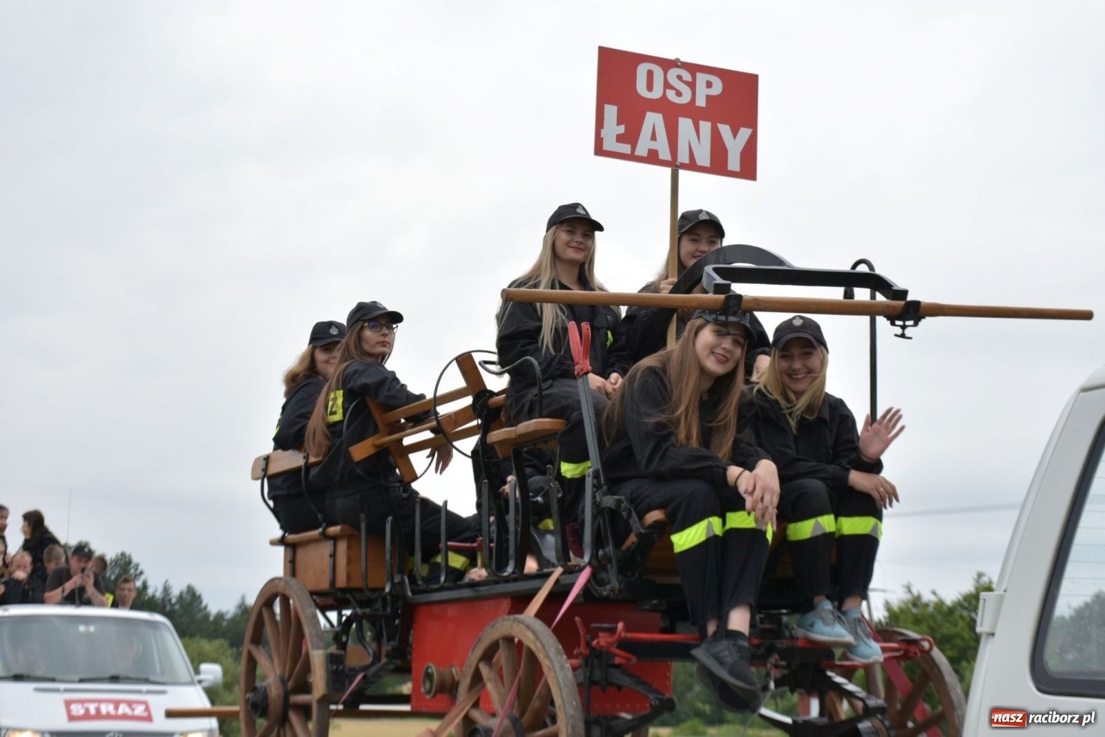Zdjęcie w galerii na portalu naszraciborz.pl: Bieńkowickie zawody sikawek konnych. Tworków z głównym trofeum [FOTO i WIDEO] wiadomości z regionu