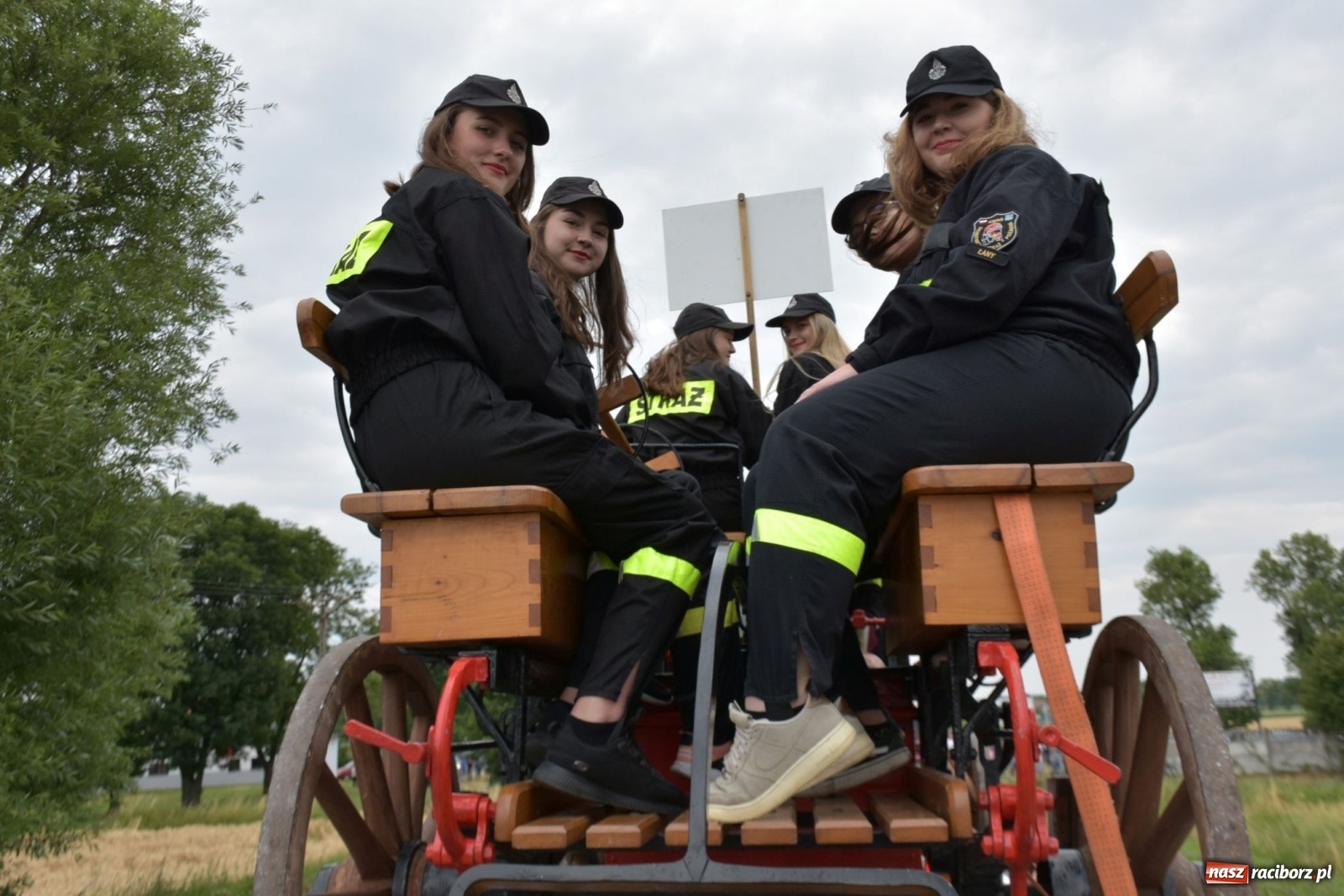 Zdjęcie w galerii na portalu naszraciborz.pl: Bieńkowickie zawody sikawek konnych. Tworków z głównym trofeum [FOTO i WIDEO] wiadomości z regionu