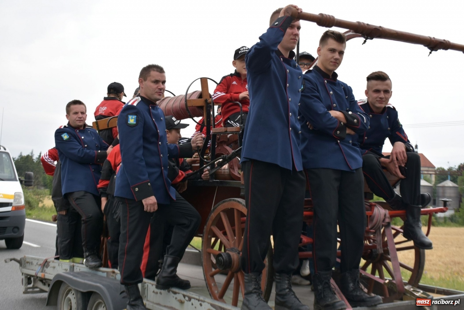 Zdjęcie w galerii na portalu naszraciborz.pl: Bieńkowickie zawody sikawek konnych. Tworków z głównym trofeum [FOTO i WIDEO] wiadomości z regionu