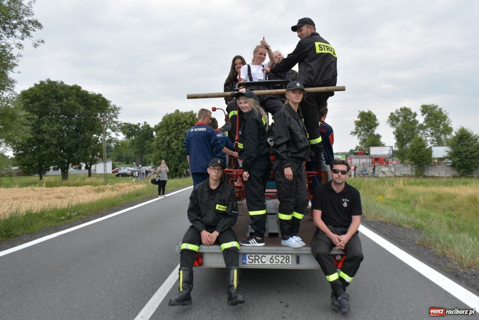 Zdjęcie w galerii na portalu naszraciborz.pl: Bieńkowickie zawody sikawek konnych. Tworków z głównym trofeum [FOTO i WIDEO] wiadomości z regionu