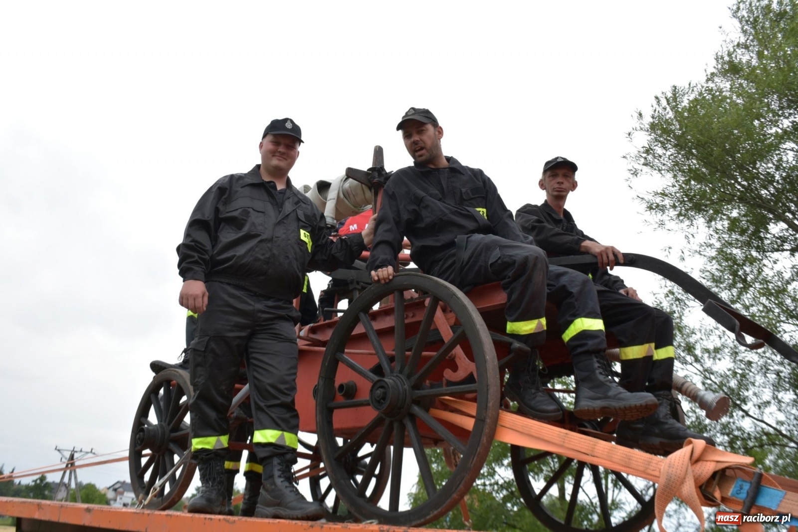 Zdjęcie w galerii na portalu naszraciborz.pl: Bieńkowickie zawody sikawek konnych. Tworków z głównym trofeum [FOTO i WIDEO] wiadomości z regionu
