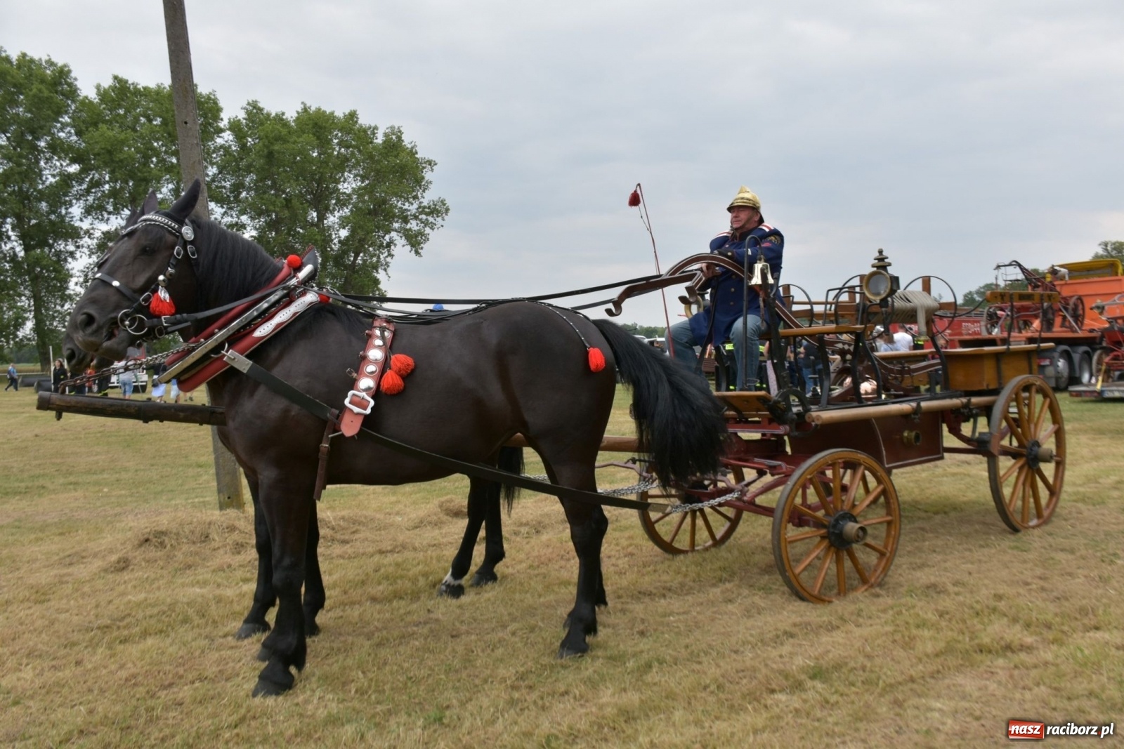 Zdjęcie w galerii na portalu naszraciborz.pl: Bieńkowickie zawody sikawek konnych. Tworków z głównym trofeum [FOTO i WIDEO] wiadomości z regionu