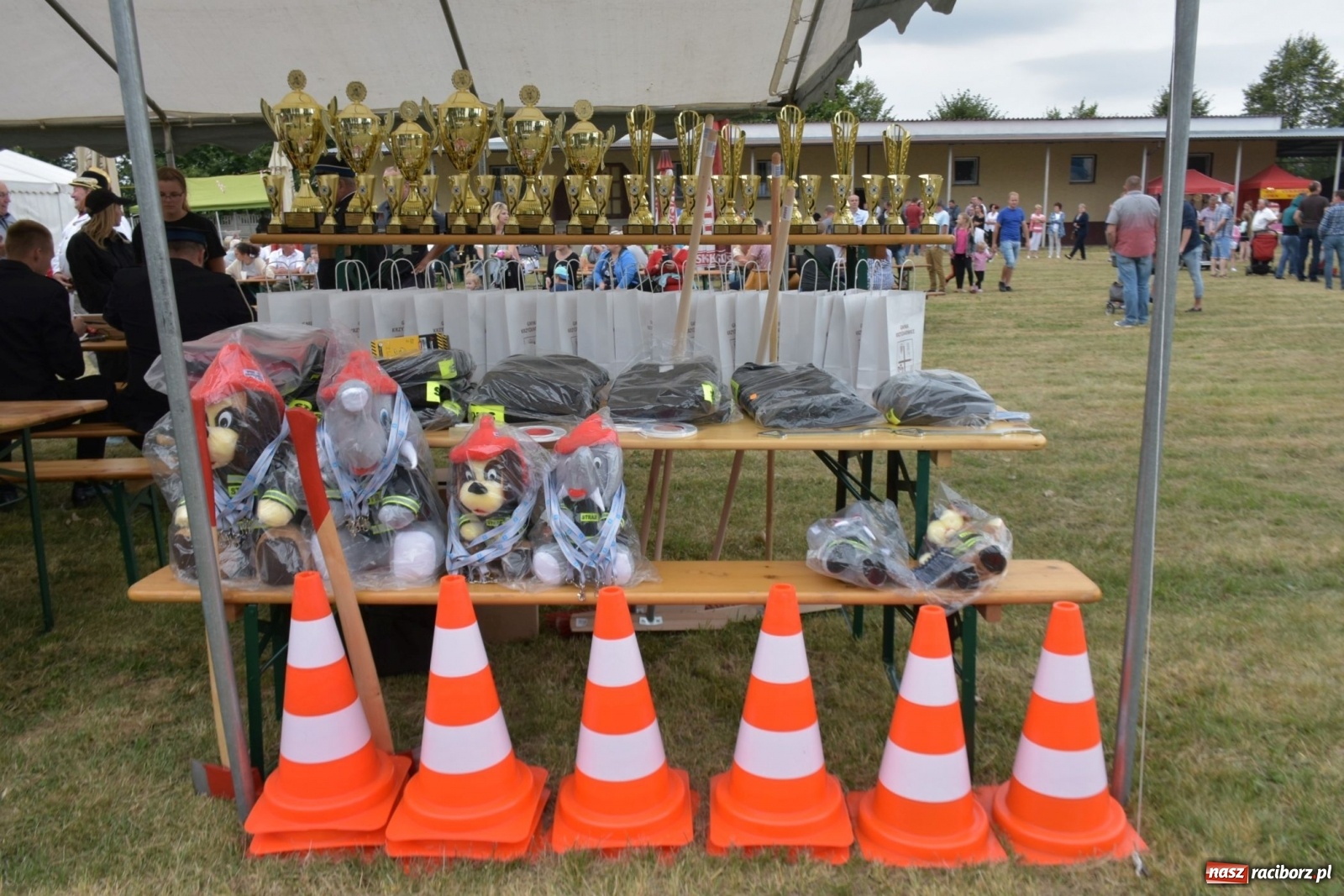 Zdjęcie w galerii na portalu naszraciborz.pl: Bieńkowickie zawody sikawek konnych. Tworków z głównym trofeum [FOTO i WIDEO] wiadomości z regionu