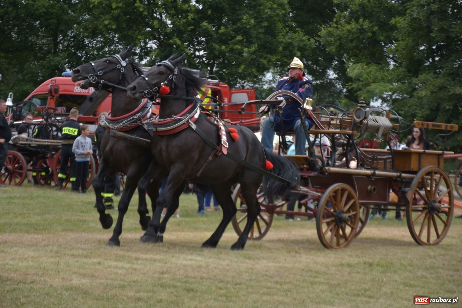 Zdjęcie w galerii na portalu naszraciborz.pl: Bieńkowickie zawody sikawek konnych. Tworków z głównym trofeum [FOTO i WIDEO] wiadomości z regionu