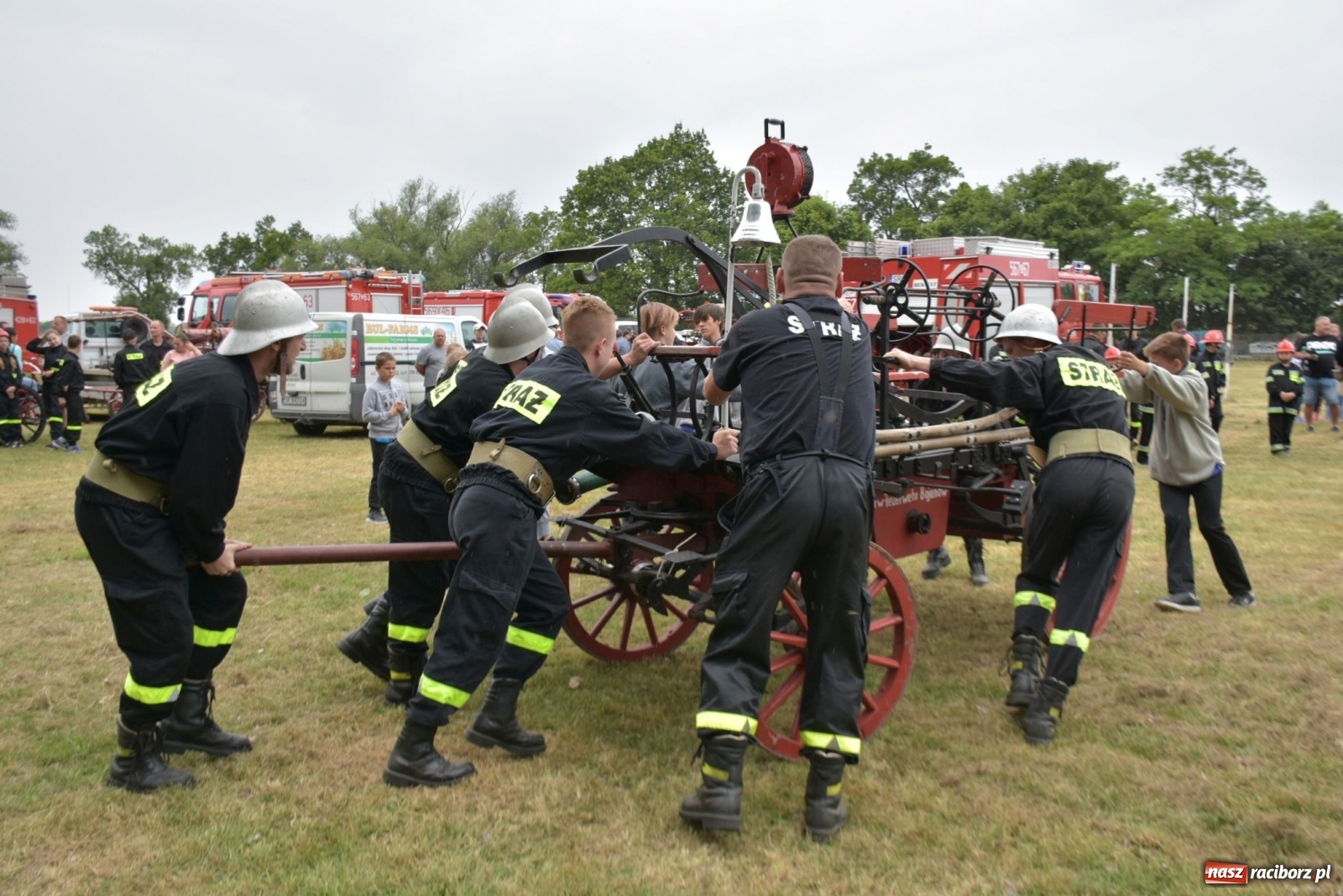 Zdjęcie w galerii na portalu naszraciborz.pl: Bieńkowickie zawody sikawek konnych. Tworków z głównym trofeum [FOTO i WIDEO] wiadomości z regionu
