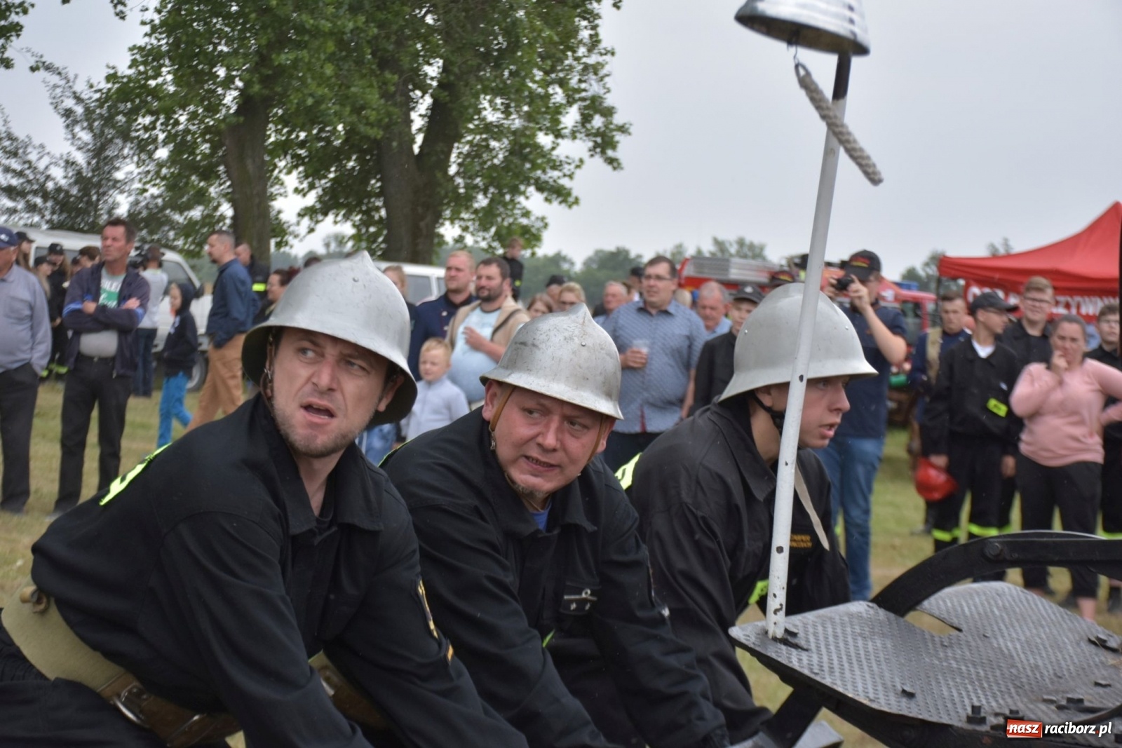 Zdjęcie w galerii na portalu naszraciborz.pl: Bieńkowickie zawody sikawek konnych. Tworków z głównym trofeum [FOTO i WIDEO] wiadomości z regionu