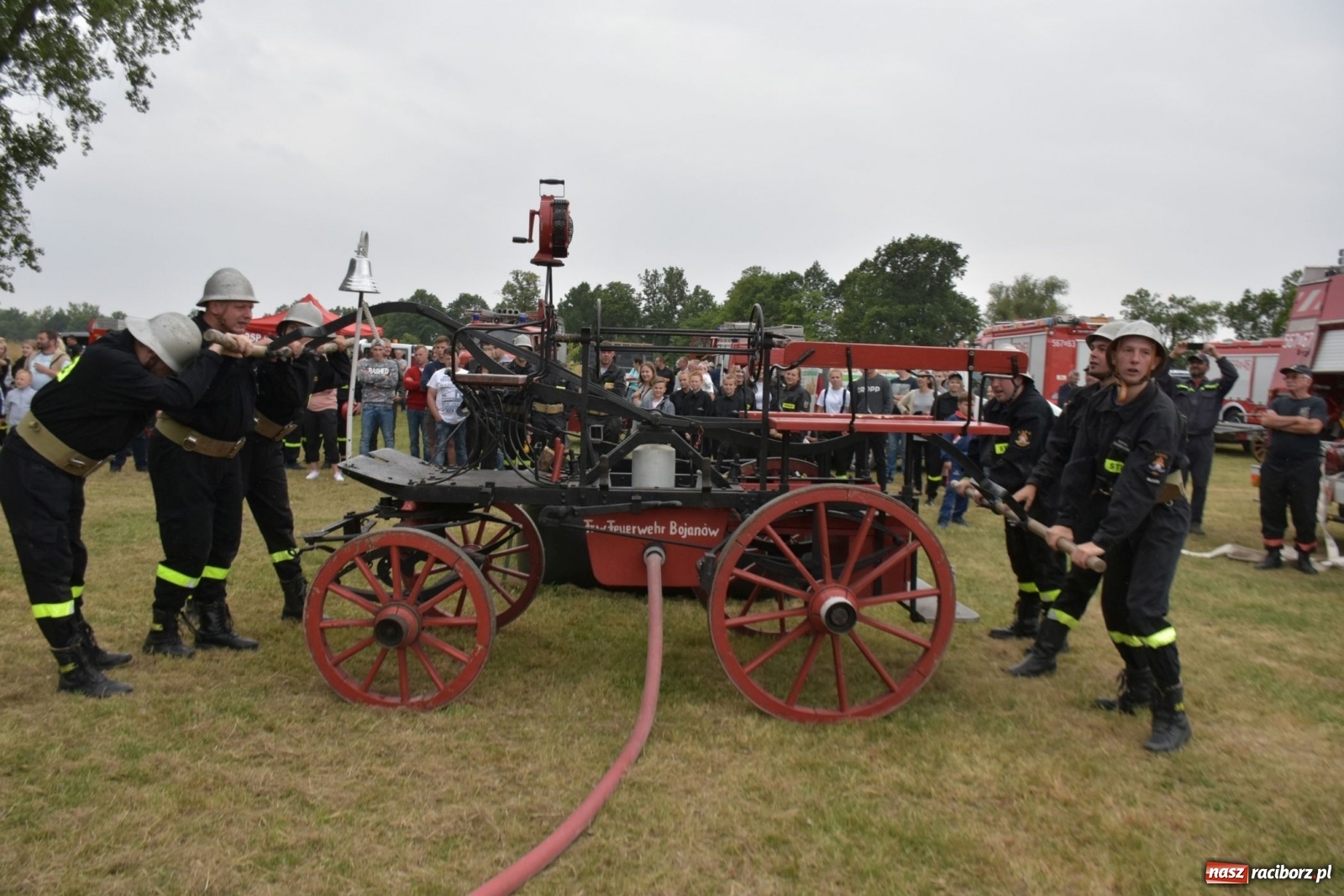 Zdjęcie w galerii na portalu naszraciborz.pl: Bieńkowickie zawody sikawek konnych. Tworków z głównym trofeum [FOTO i WIDEO] wiadomości z regionu