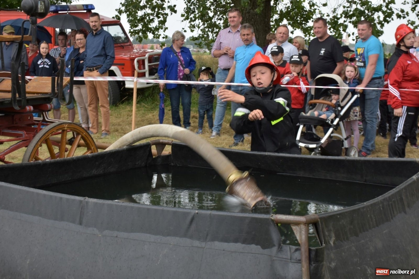 Zdjęcie w galerii na portalu naszraciborz.pl: Bieńkowickie zawody sikawek konnych. Tworków z głównym trofeum [FOTO i WIDEO] wiadomości z regionu