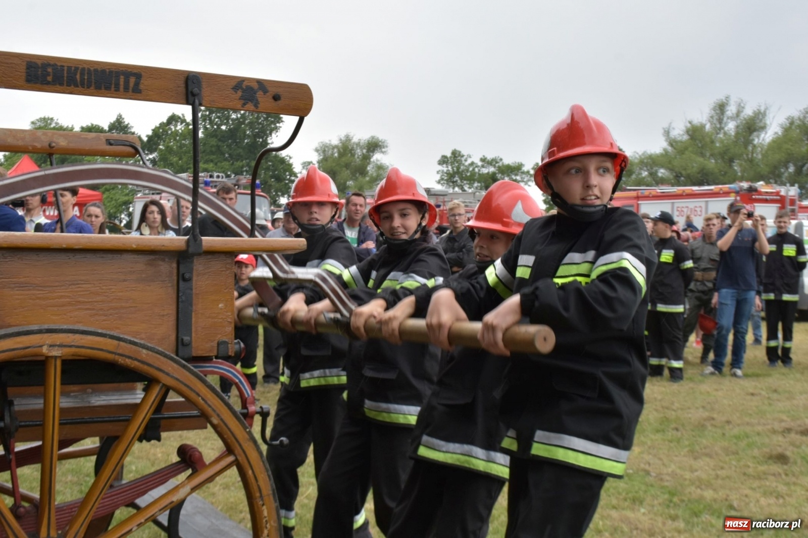 Zdjęcie w galerii na portalu naszraciborz.pl: Bieńkowickie zawody sikawek konnych. Tworków z głównym trofeum [FOTO i WIDEO] wiadomości z regionu
