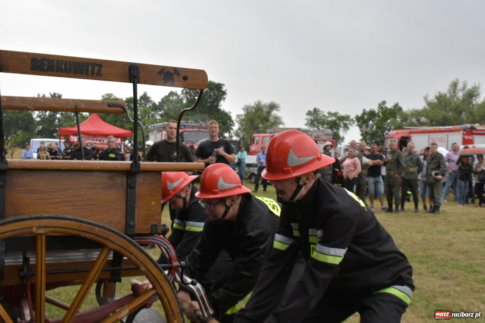 Zdjęcie w galerii na portalu naszraciborz.pl: Bieńkowickie zawody sikawek konnych. Tworków z głównym trofeum [FOTO i WIDEO] wiadomości z regionu