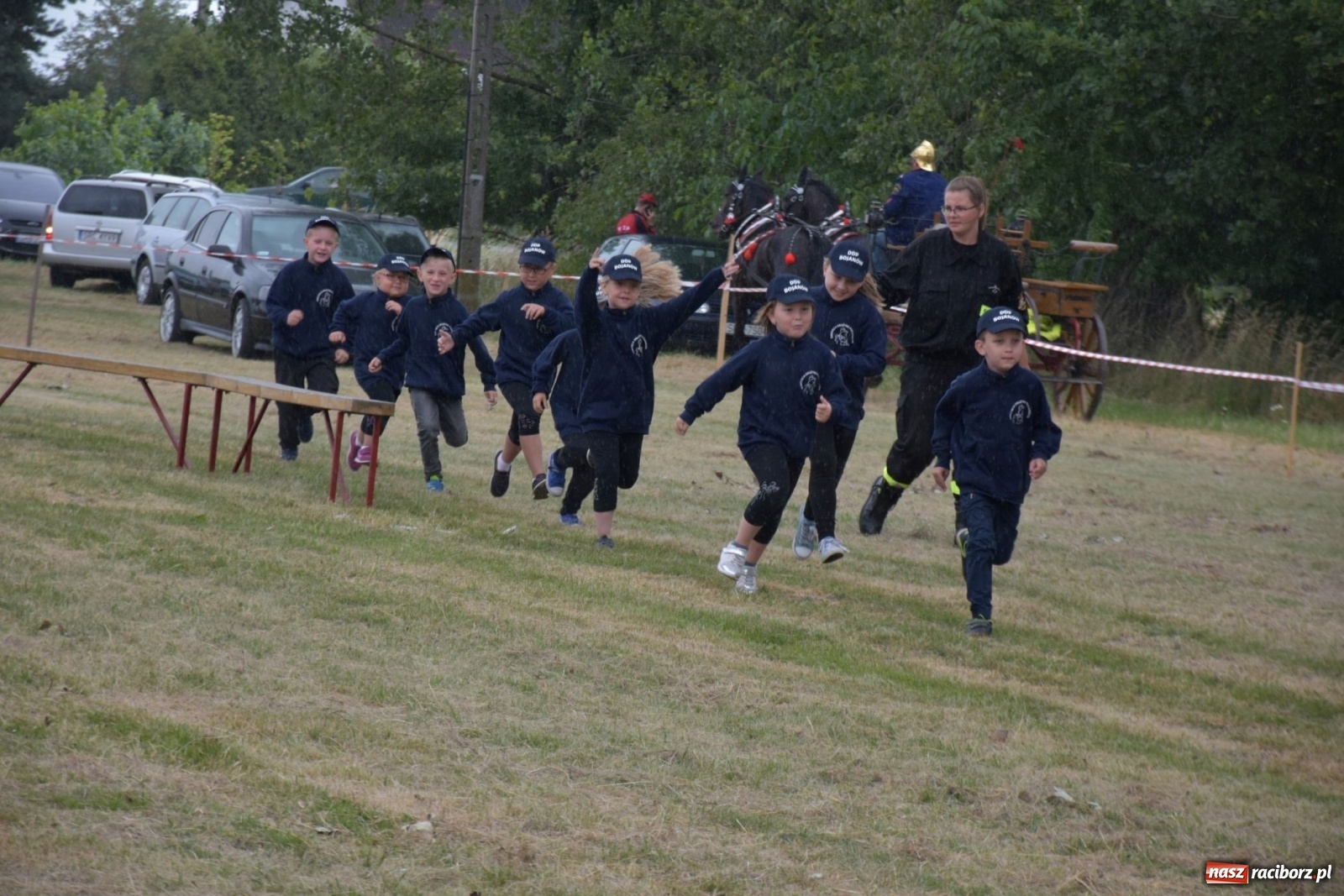 Zdjęcie w galerii na portalu naszraciborz.pl: Bieńkowickie zawody sikawek konnych. Tworków z głównym trofeum [FOTO i WIDEO] wiadomości z regionu