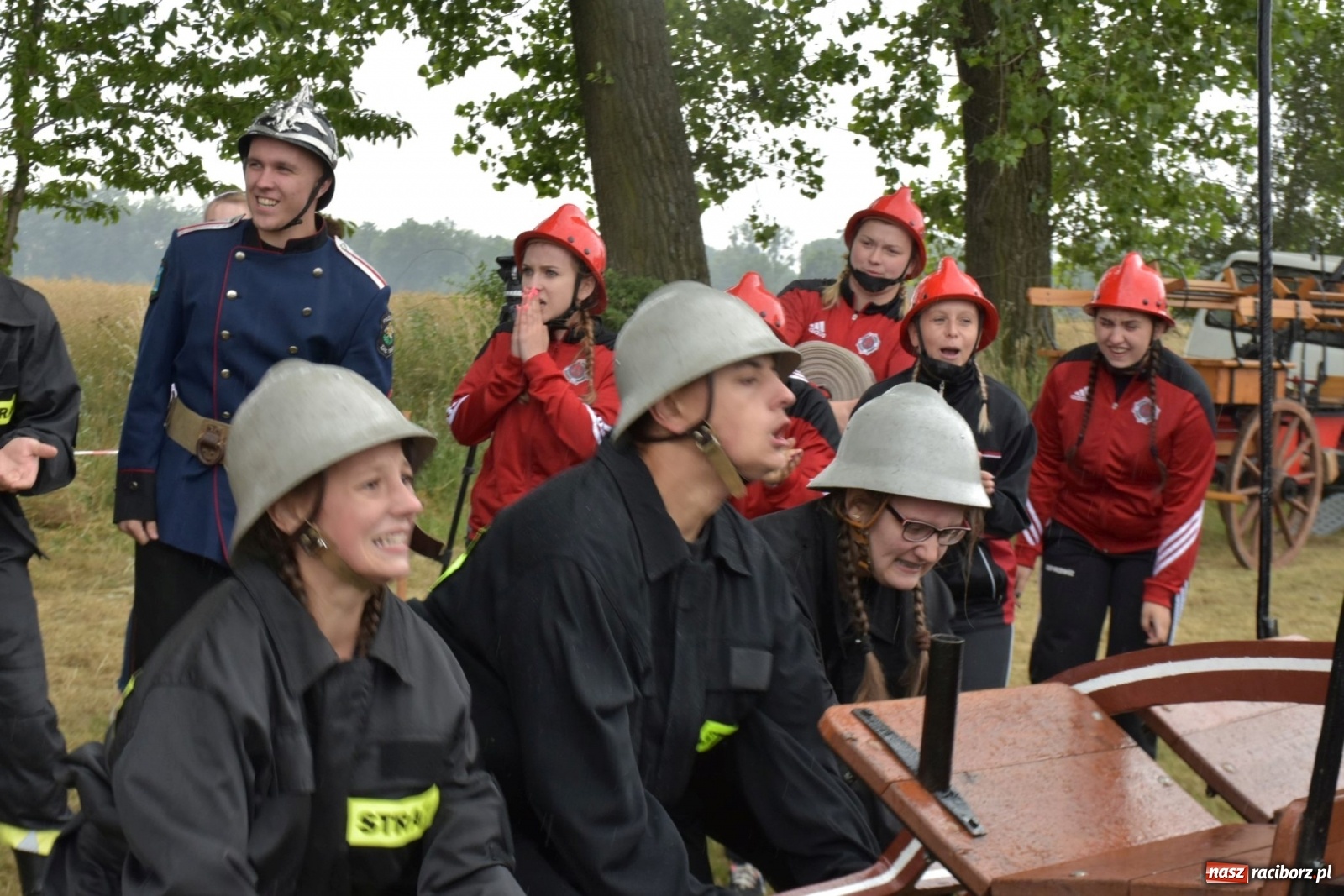 Zdjęcie w galerii na portalu naszraciborz.pl: Bieńkowickie zawody sikawek konnych. Tworków z głównym trofeum [FOTO i WIDEO] wiadomości z regionu