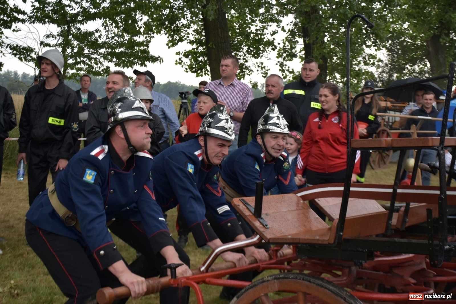 Zdjęcie w galerii na portalu naszraciborz.pl: Bieńkowickie zawody sikawek konnych. Tworków z głównym trofeum [FOTO i WIDEO] wiadomości z regionu
