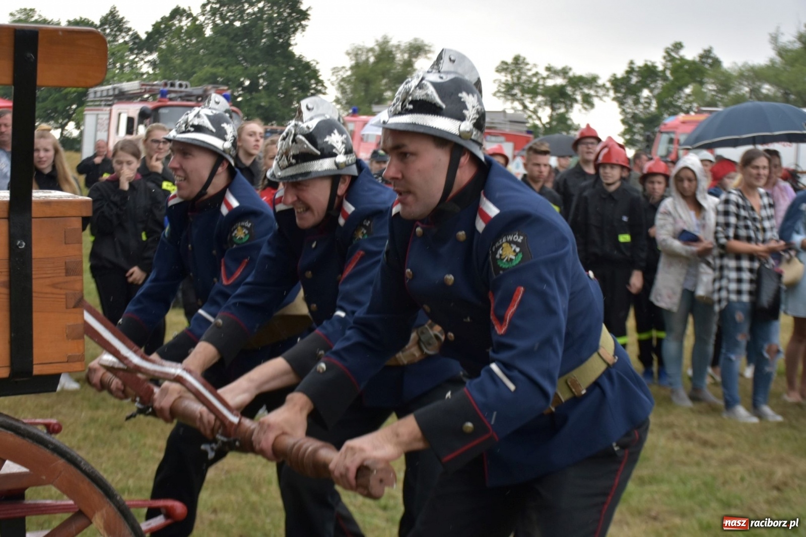 Zdjęcie w galerii na portalu naszraciborz.pl: Bieńkowickie zawody sikawek konnych. Tworków z głównym trofeum [FOTO i WIDEO] wiadomości z regionu