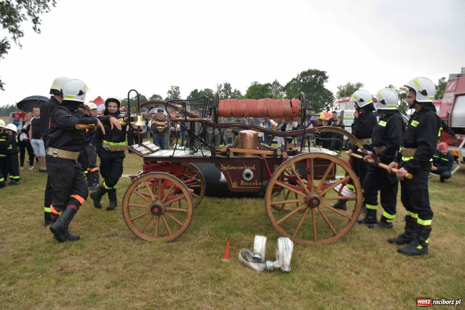 Zdjęcie w galerii na portalu naszraciborz.pl: Bieńkowickie zawody sikawek konnych. Tworków z głównym trofeum [FOTO i WIDEO] wiadomości z regionu