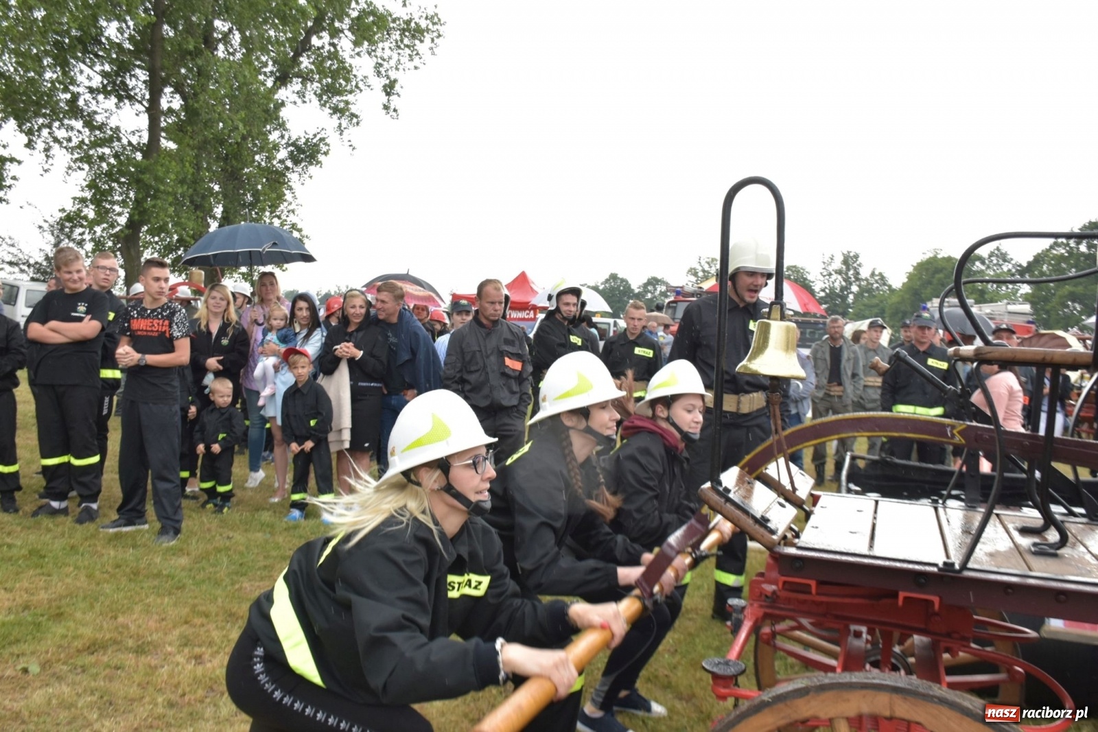 Zdjęcie w galerii na portalu naszraciborz.pl: Bieńkowickie zawody sikawek konnych. Tworków z głównym trofeum [FOTO i WIDEO] wiadomości z regionu