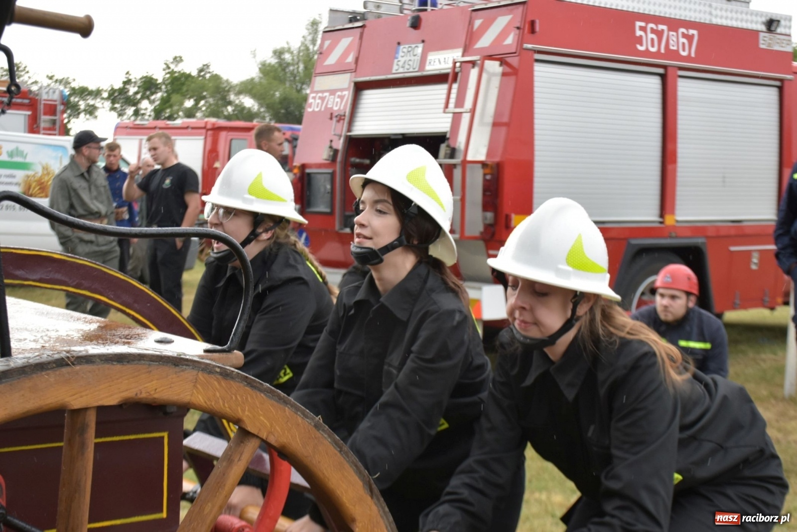 Zdjęcie w galerii na portalu naszraciborz.pl: Bieńkowickie zawody sikawek konnych. Tworków z głównym trofeum [FOTO i WIDEO] wiadomości z regionu