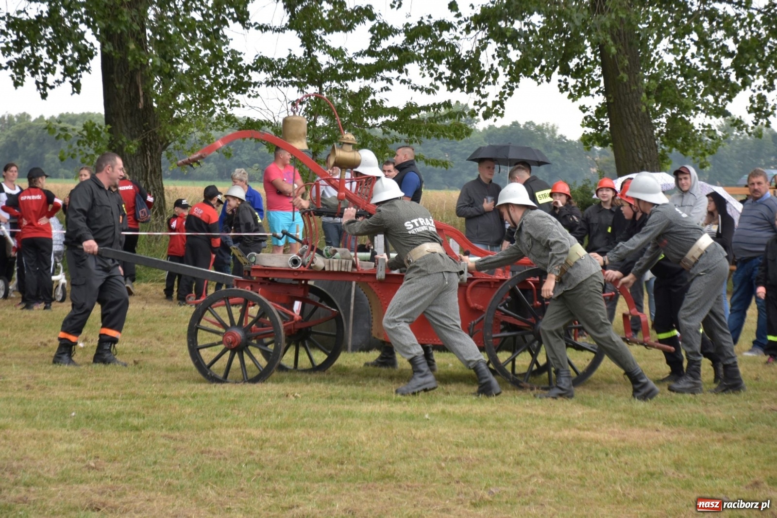 Zdjęcie w galerii na portalu naszraciborz.pl: Bieńkowickie zawody sikawek konnych. Tworków z głównym trofeum [FOTO i WIDEO] wiadomości z regionu