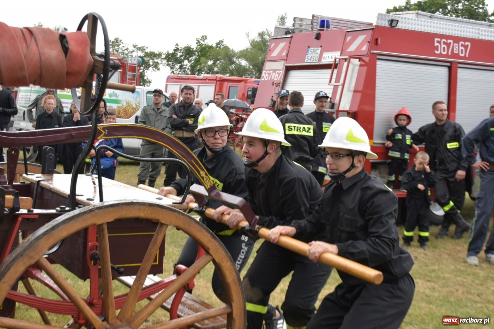 Zdjęcie w galerii na portalu naszraciborz.pl: Bieńkowickie zawody sikawek konnych. Tworków z głównym trofeum [FOTO i WIDEO] wiadomości z regionu