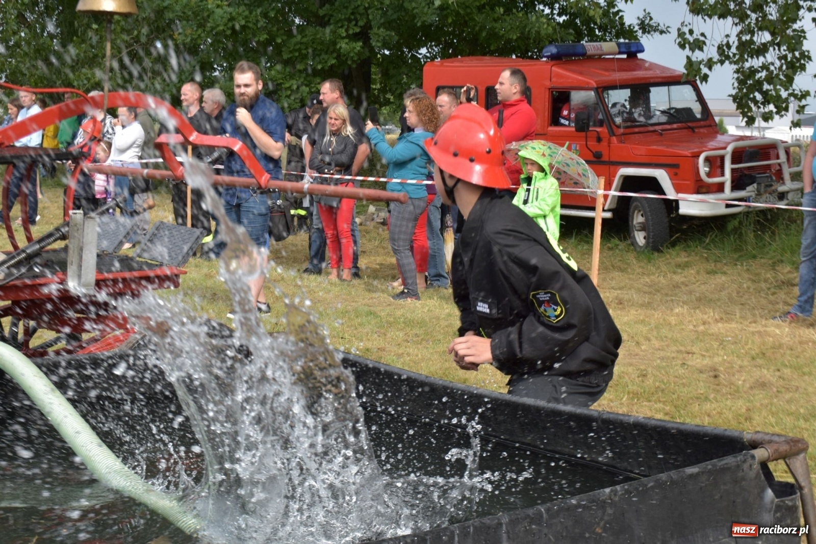 Zdjęcie w galerii na portalu naszraciborz.pl: Bieńkowickie zawody sikawek konnych. Tworków z głównym trofeum [FOTO i WIDEO] wiadomości z regionu