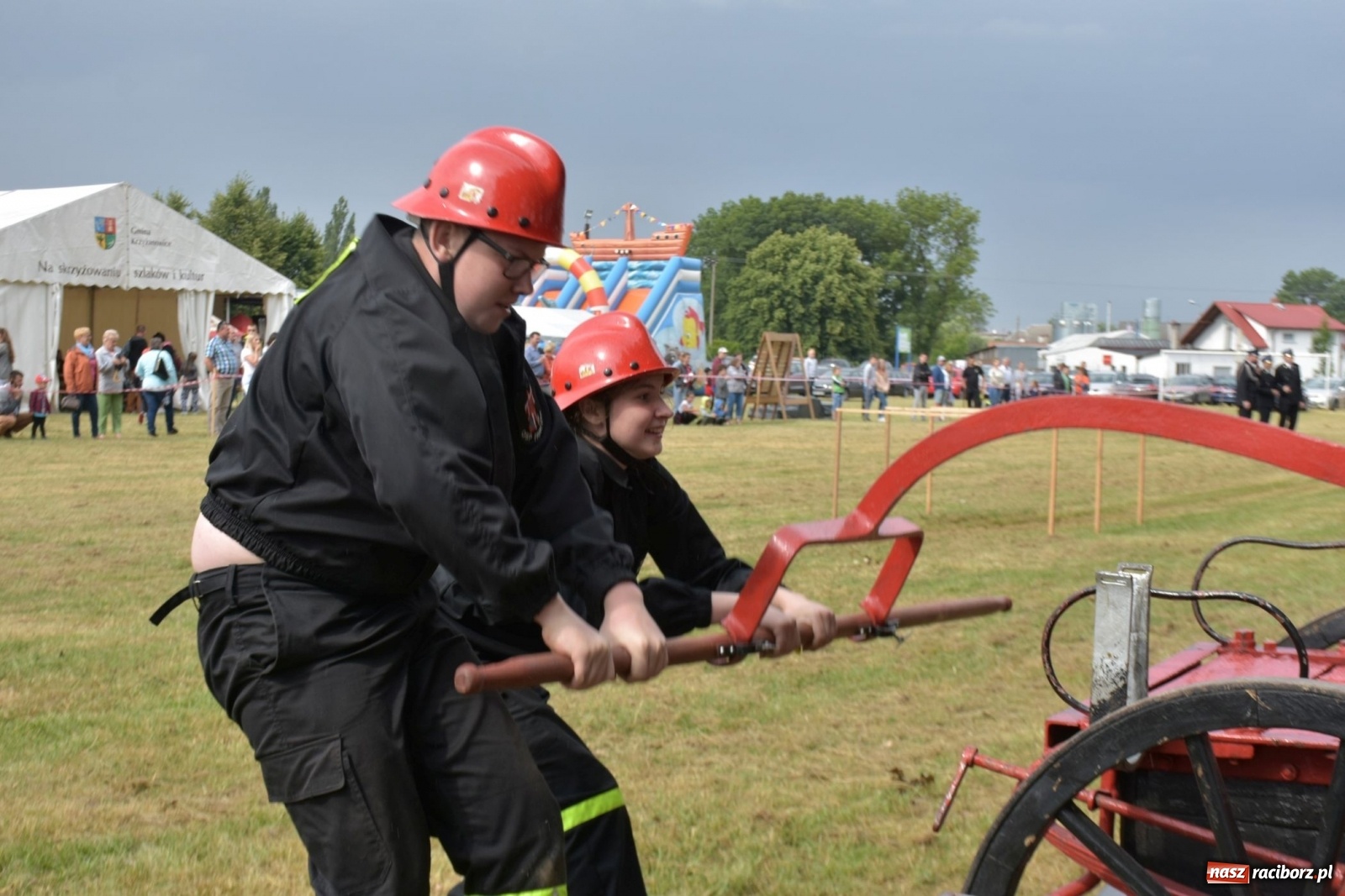 Zdjęcie w galerii na portalu naszraciborz.pl: Bieńkowickie zawody sikawek konnych. Tworków z głównym trofeum [FOTO i WIDEO] wiadomości z regionu