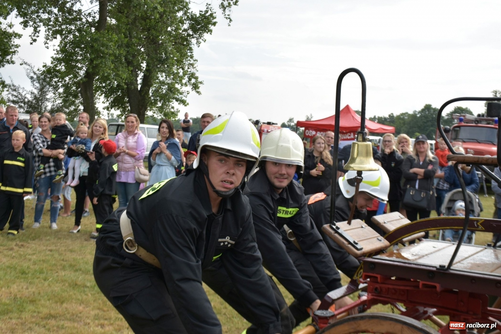 Zdjęcie w galerii na portalu naszraciborz.pl: Bieńkowickie zawody sikawek konnych. Tworków z głównym trofeum [FOTO i WIDEO] wiadomości z regionu