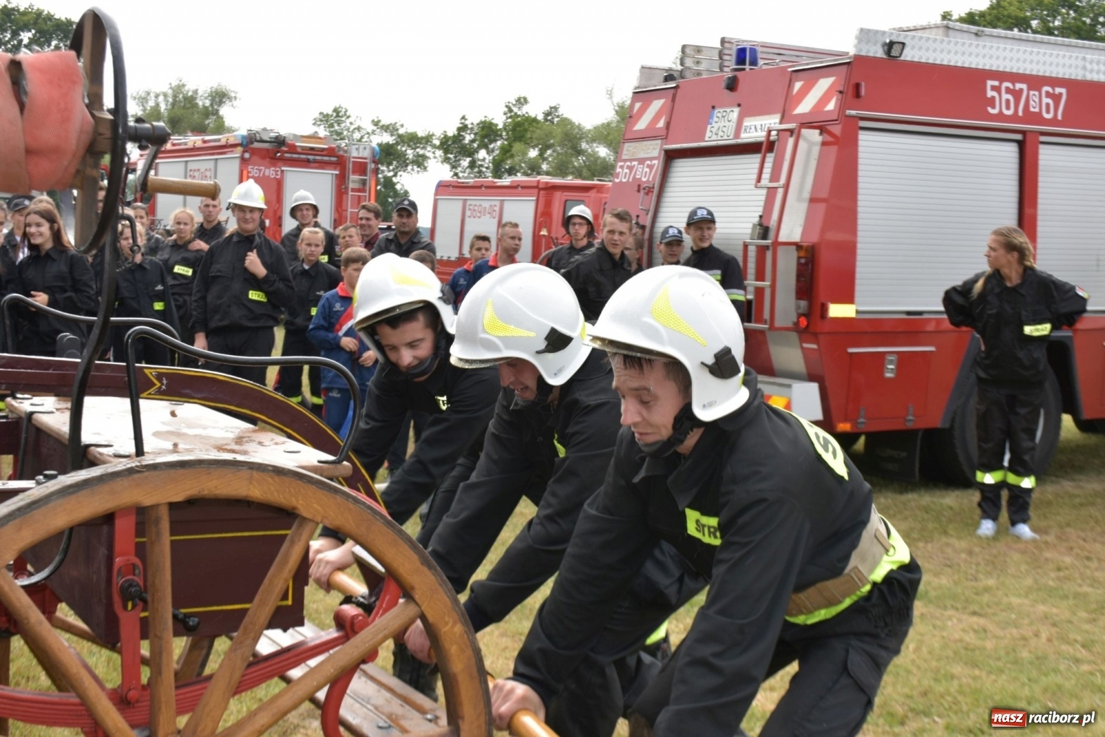 Zdjęcie w galerii na portalu naszraciborz.pl: Bieńkowickie zawody sikawek konnych. Tworków z głównym trofeum [FOTO i WIDEO] wiadomości z regionu