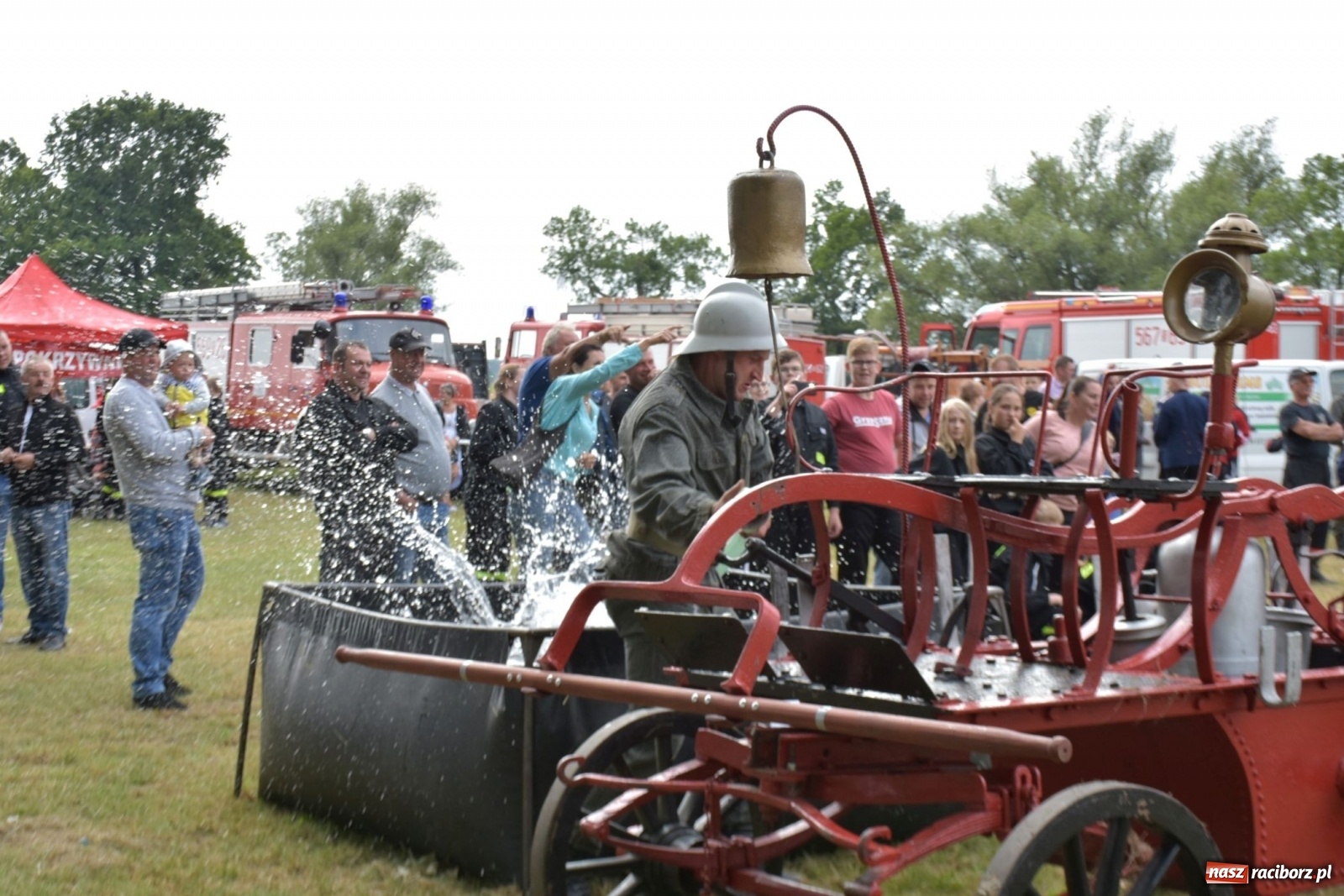 Zdjęcie w galerii na portalu naszraciborz.pl: Bieńkowickie zawody sikawek konnych. Tworków z głównym trofeum [FOTO i WIDEO] wiadomości z regionu