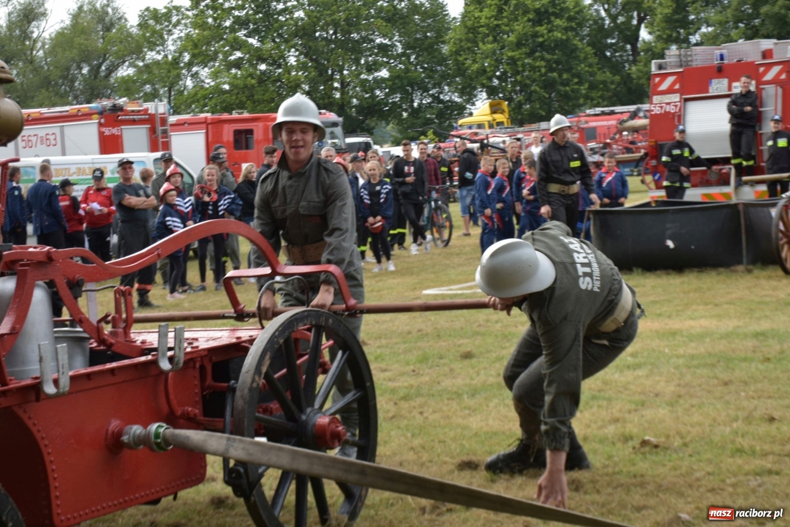 Zdjęcie w galerii na portalu naszraciborz.pl: Bieńkowickie zawody sikawek konnych. Tworków z głównym trofeum [FOTO i WIDEO] wiadomości z regionu