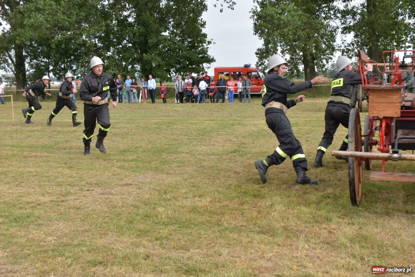 Zdjęcie w galerii na portalu naszraciborz.pl: Bieńkowickie zawody sikawek konnych. Tworków z głównym trofeum [FOTO i WIDEO] wiadomości z regionu