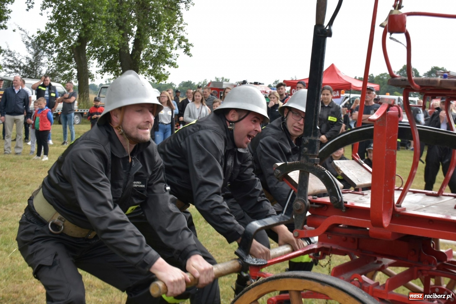 Zdjęcie w galerii na portalu naszraciborz.pl: Bieńkowickie zawody sikawek konnych. Tworków z głównym trofeum [FOTO i WIDEO] wiadomości z regionu