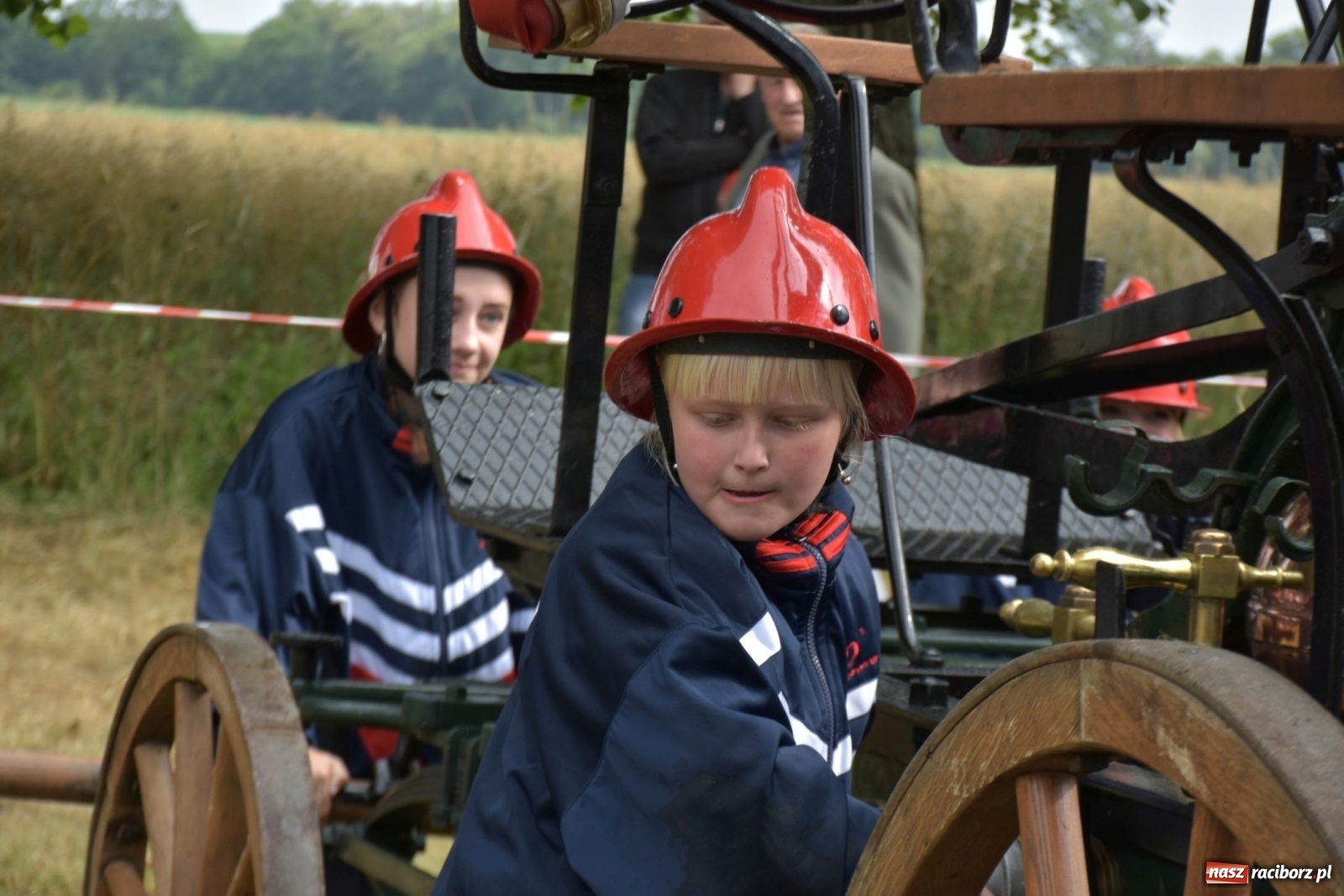 Zdjęcie w galerii na portalu naszraciborz.pl: Bieńkowickie zawody sikawek konnych. Tworków z głównym trofeum [FOTO i WIDEO] wiadomości z regionu