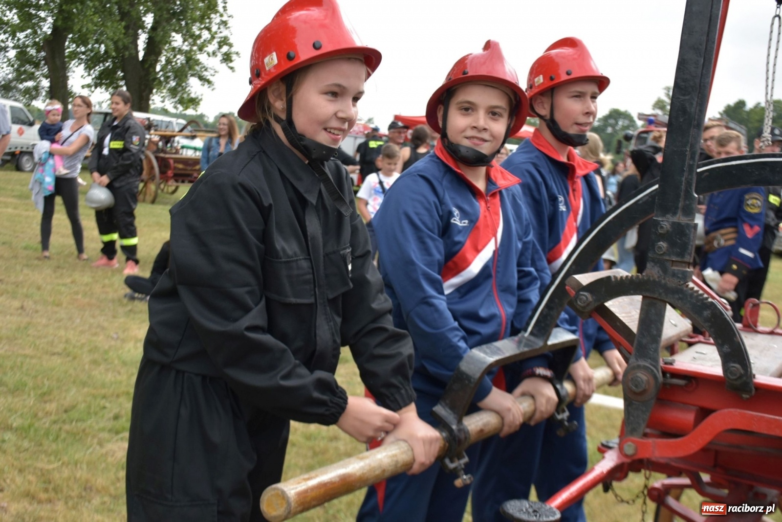 Zdjęcie w galerii na portalu naszraciborz.pl: Bieńkowickie zawody sikawek konnych. Tworków z głównym trofeum [FOTO i WIDEO] wiadomości z regionu