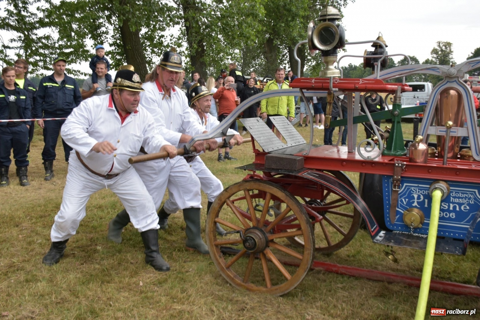 Zdjęcie w galerii na portalu naszraciborz.pl: Bieńkowickie zawody sikawek konnych. Tworków z głównym trofeum [FOTO i WIDEO] wiadomości z regionu