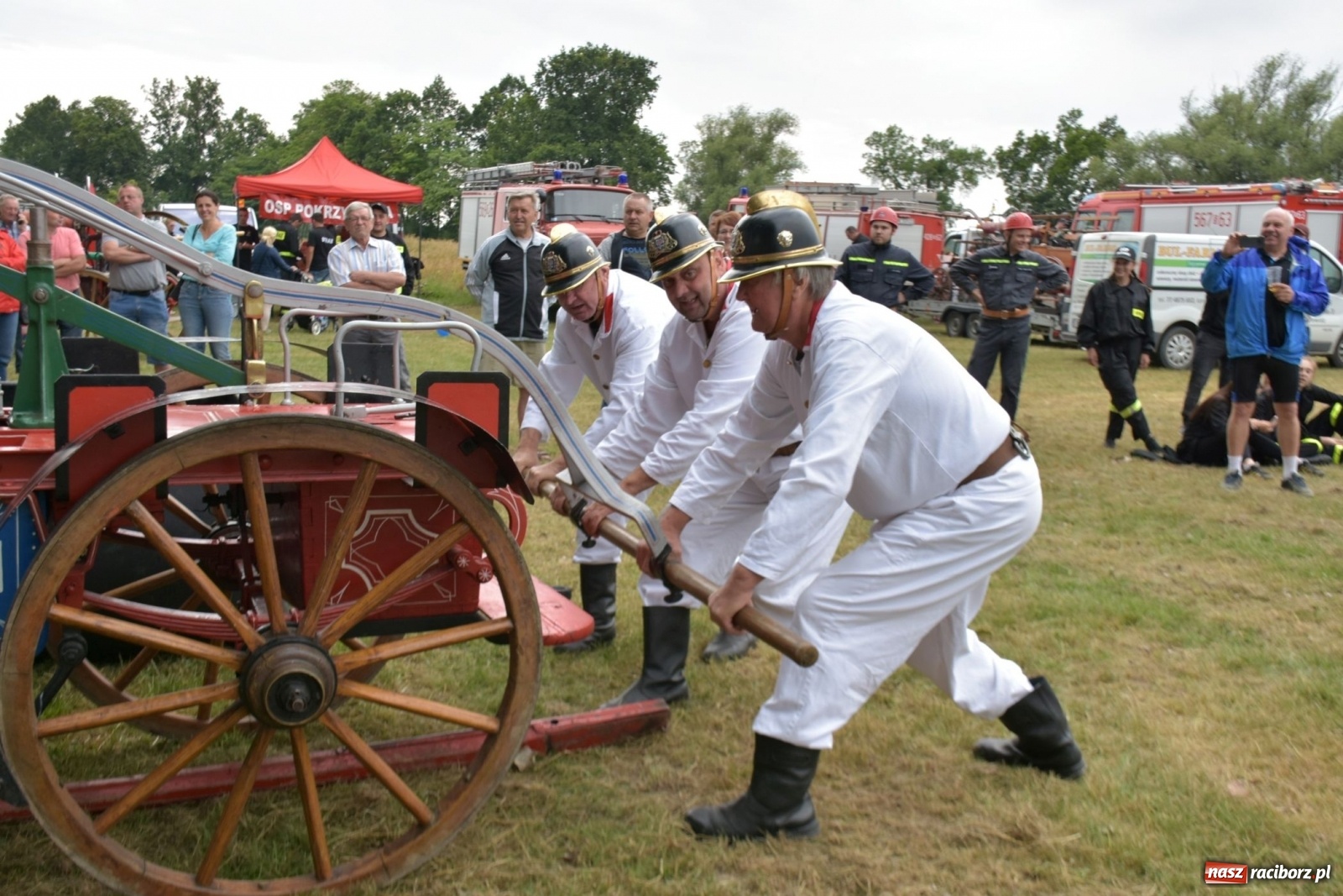 Zdjęcie w galerii na portalu naszraciborz.pl: Bieńkowickie zawody sikawek konnych. Tworków z głównym trofeum [FOTO i WIDEO] wiadomości z regionu
